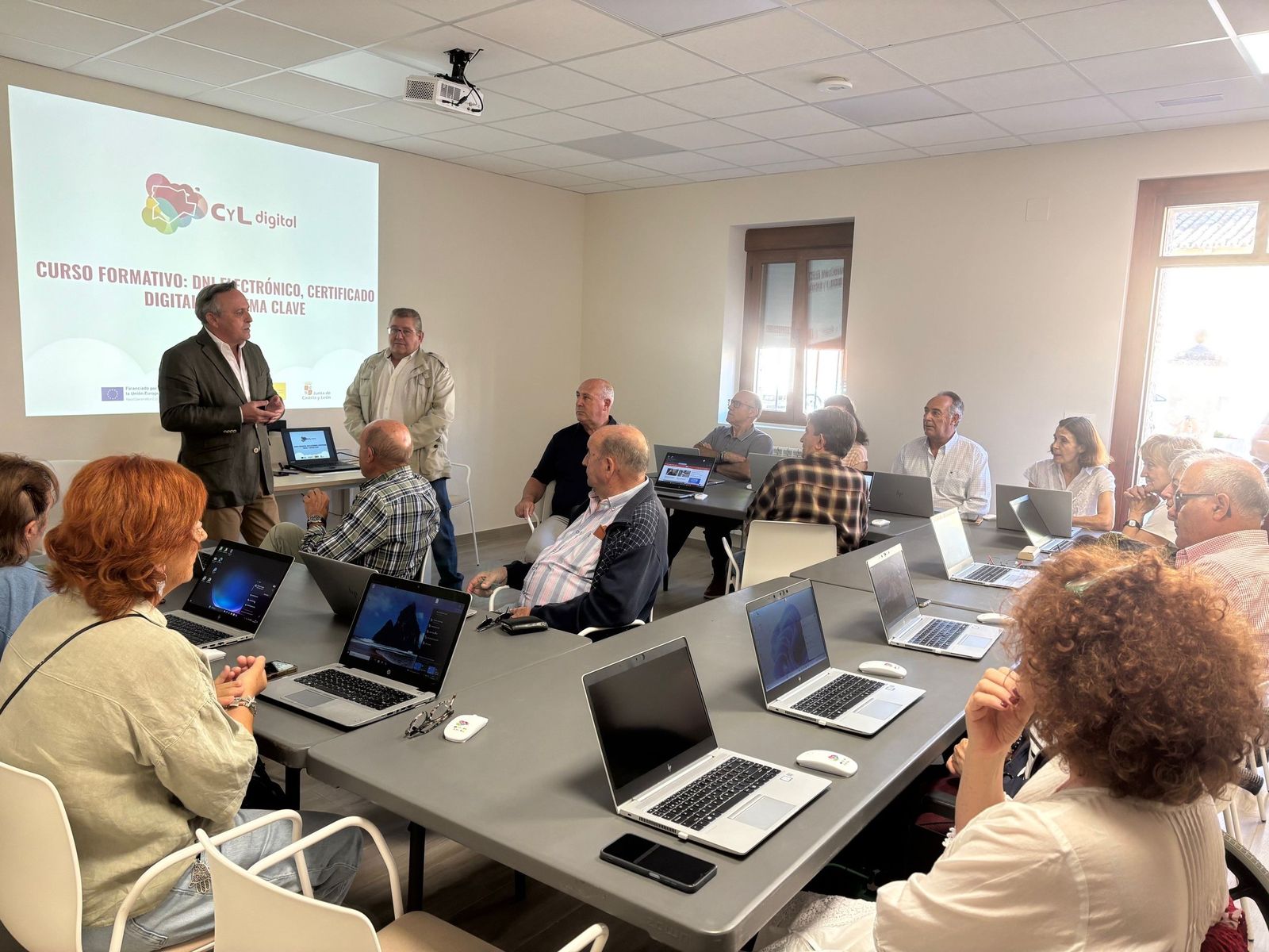 La Junta impulsa la alfabetización digital en el medio rural con CyL Digital Rural