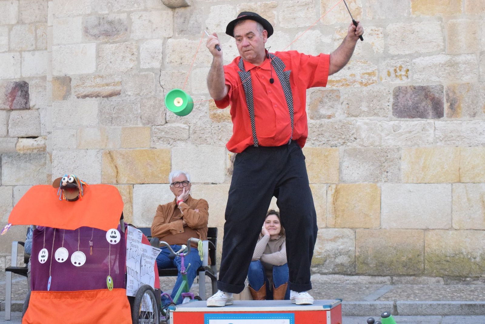 Actuación 'Pumuky Circo Chisme’