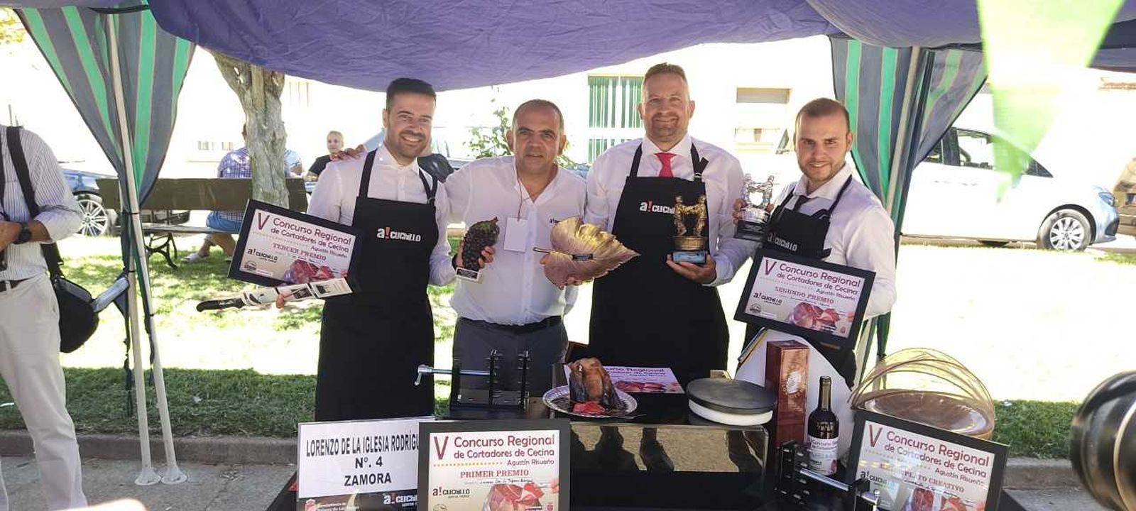 El zamorano Lorenzo de la Iglesia, cortador profesional de jamón