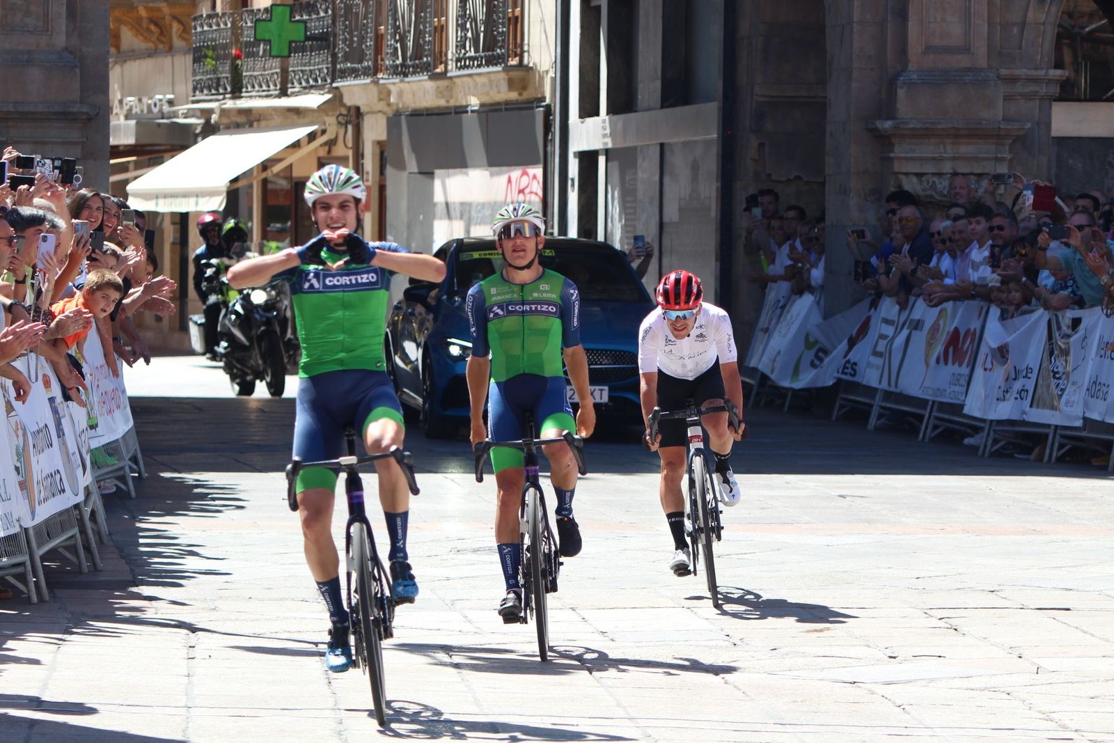 La Vuelta Ciclista a Salamanca pasa por la Plaza Mayor