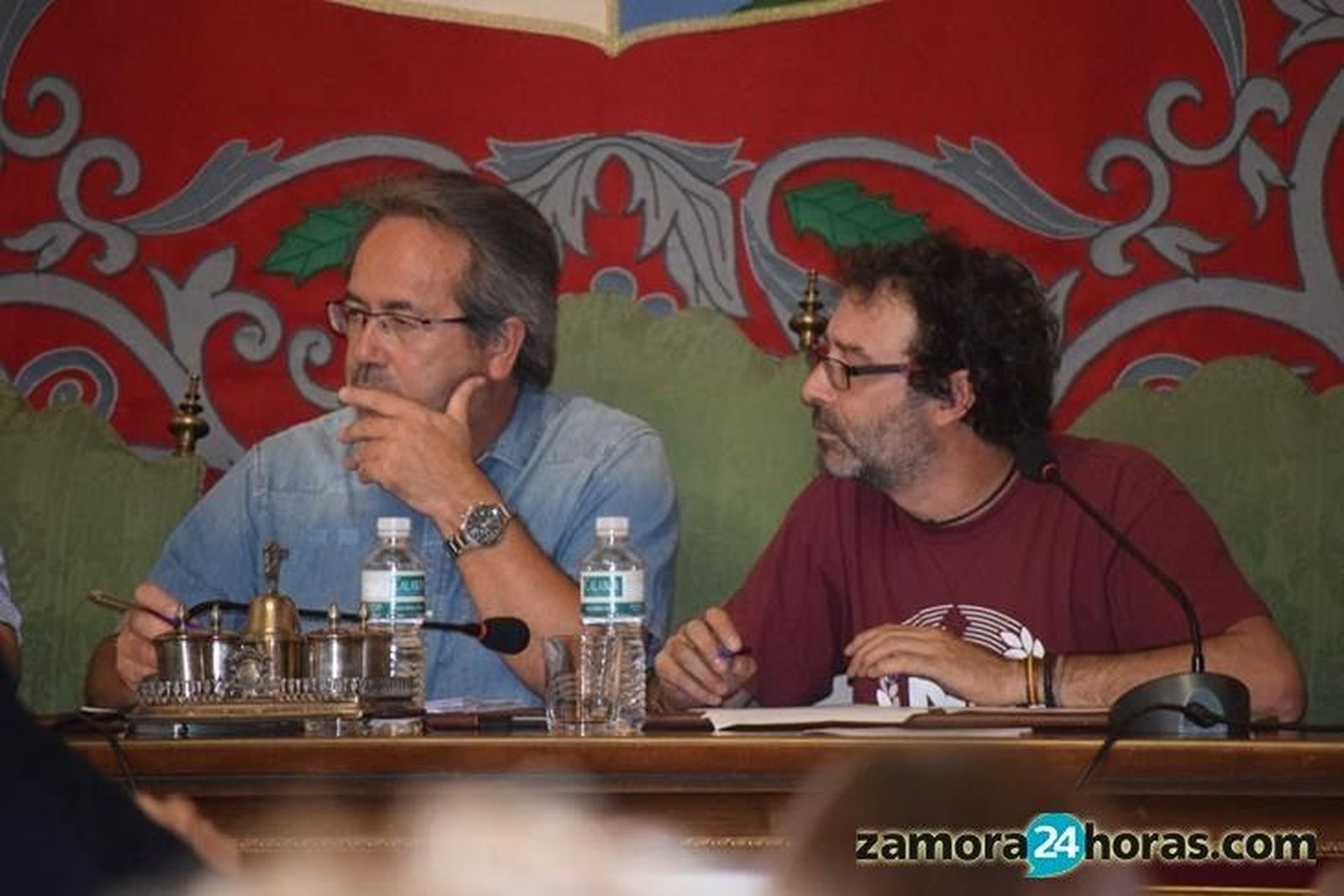 Viñas no da una fecha concreta para el nuevo contrato del alumbrado y subraya que están "tapando los pufos del PP" Viñas no da una fecha concreta para el nuevo contrato del alumbrado y subraya que están "tapando los pufos del PP"