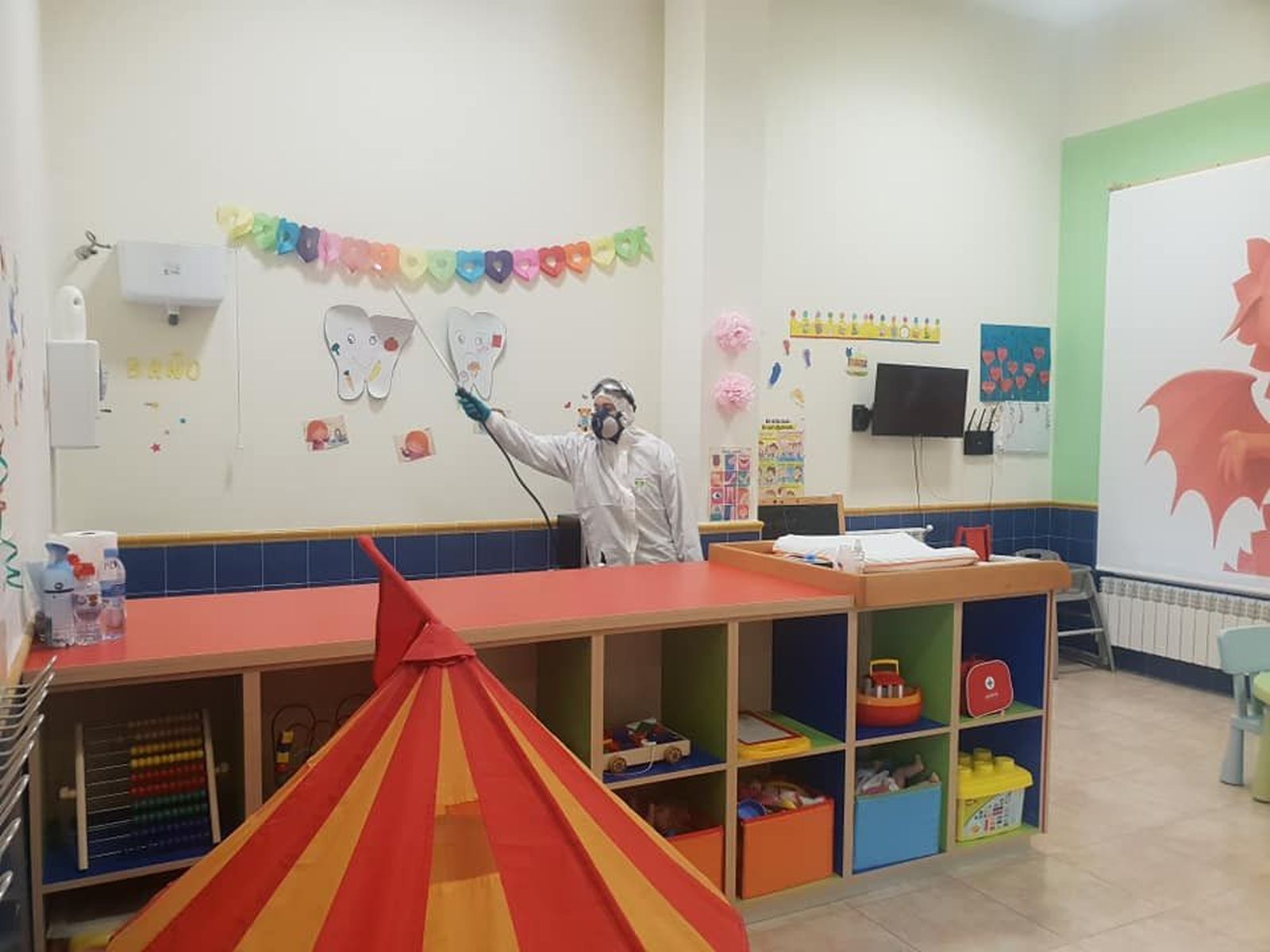 Desinfeccion venialbo aulas (23)