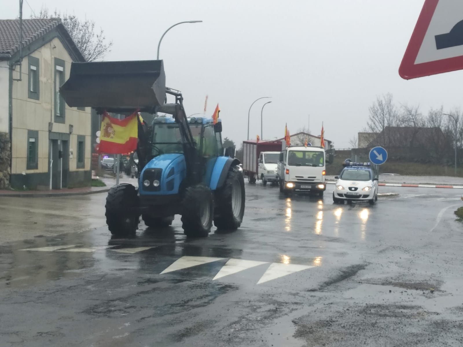 la-tractorada-de-bejar-llega-a-palomares-3