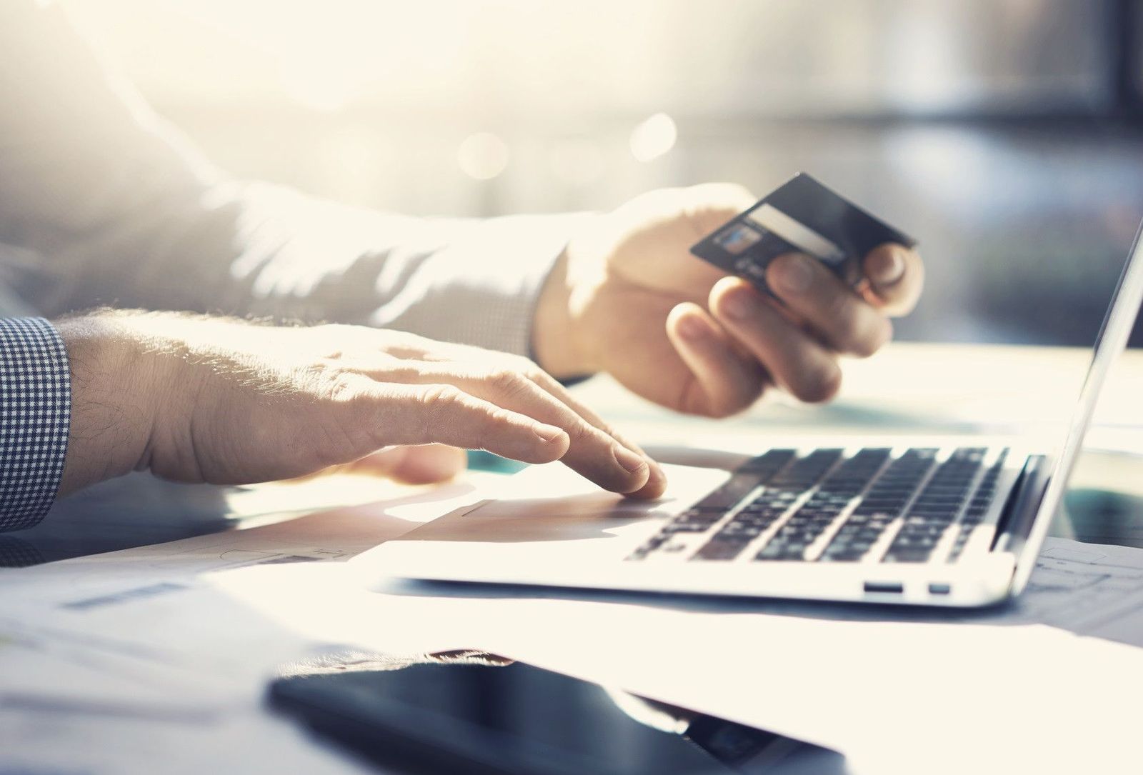 Las compras por internet han crecido en España durante los últimos años Las compras por internet han crecido en España durante los últimos años