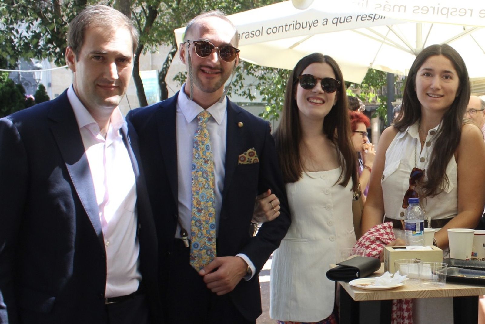 Ambiente en la Feria de Día en el mediodía de este
