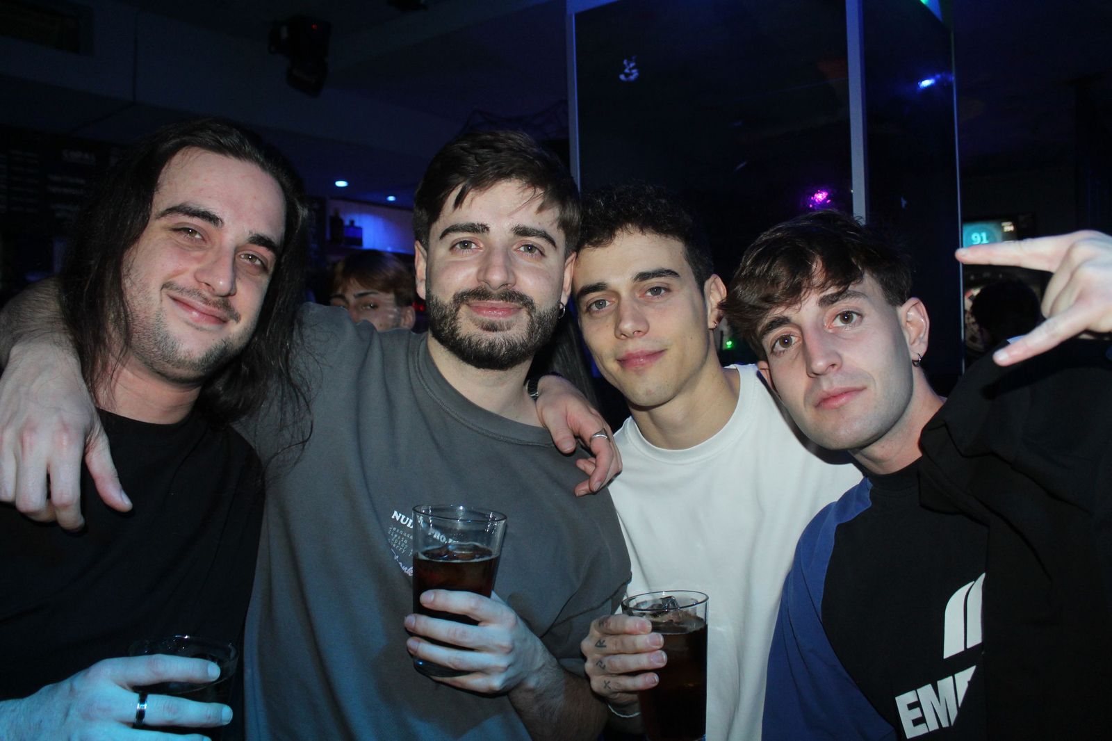 La fiesta de Salamanca moviliza a los jóvenes a divertirse a pesar del mal tiempo