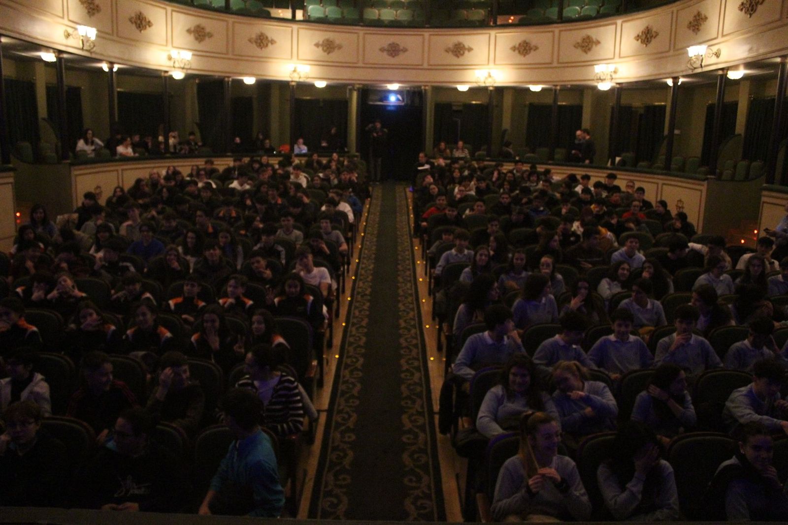 El concejal de Educación, Luis Sánchez, asiste al concierto didáctico para escolares, dedicado a Tomás Bretón.