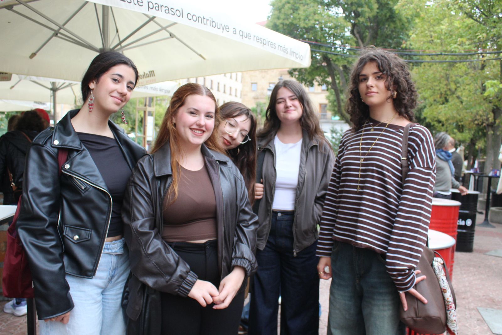 Ambiente en la Feria de Día en el mediodía de este miercoles