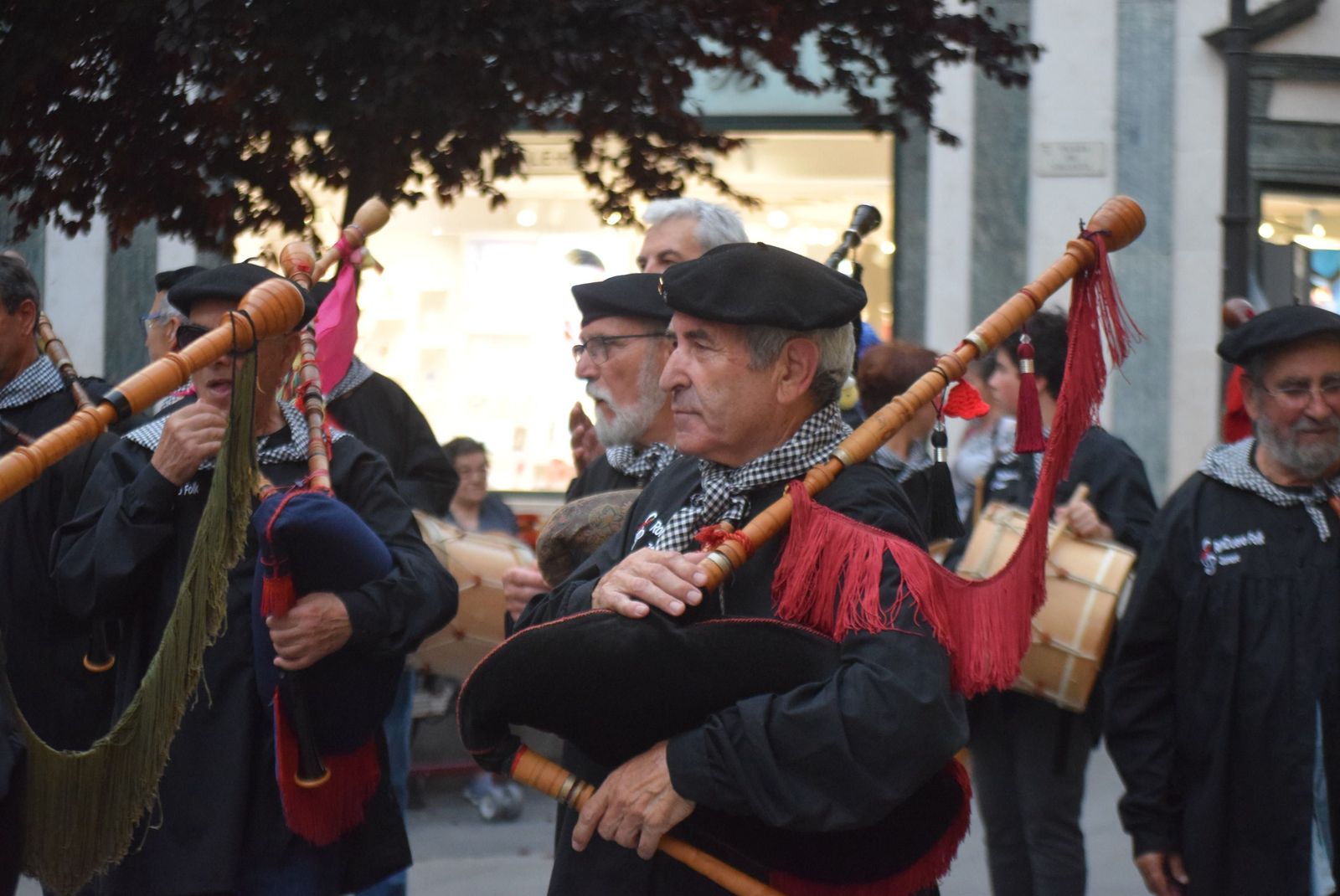 grupo-ronduero-en-la-xxx-muestra-de-folklore-31