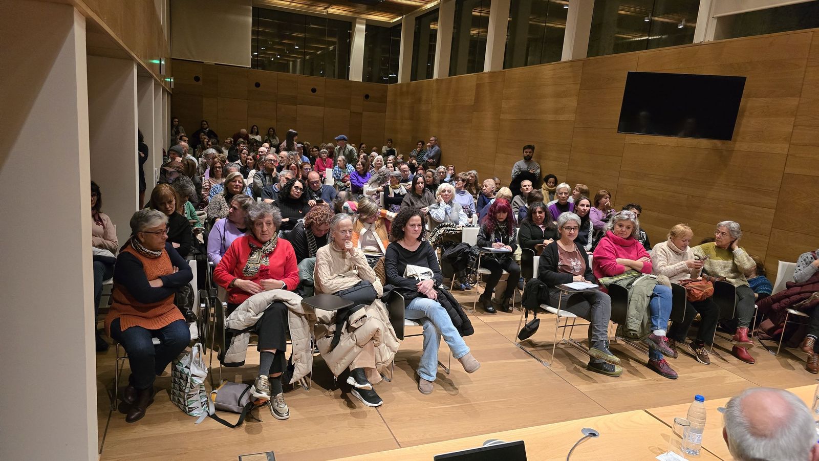 Conferencia Violencia institucional contra las mujeres desde el Franquismo hasta hoy