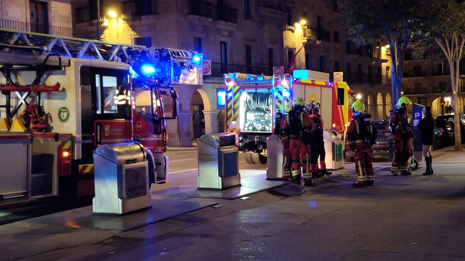 Los bomberos de Salamanca se movilizan hasta la Gran Vía por una llamada de olor a gas Los bomberos de Salamanca se movilizan hasta la Gran Vía por una llamada de olor a gas