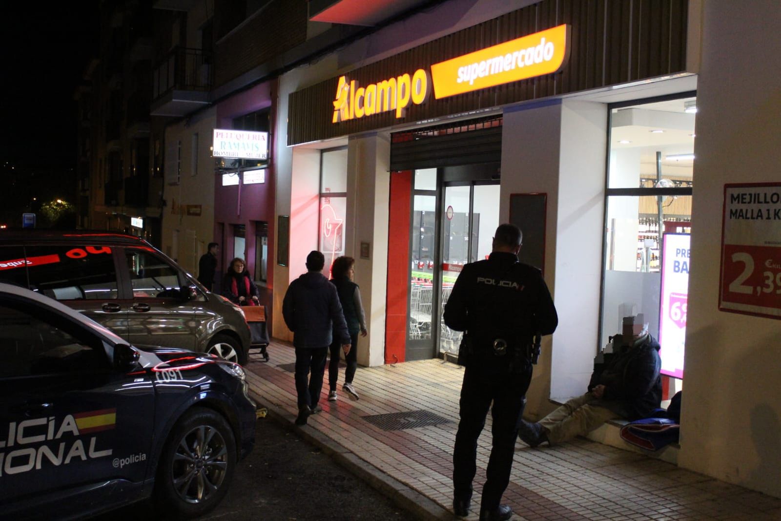 Robo en el Alcampo en la plaza de Madrid