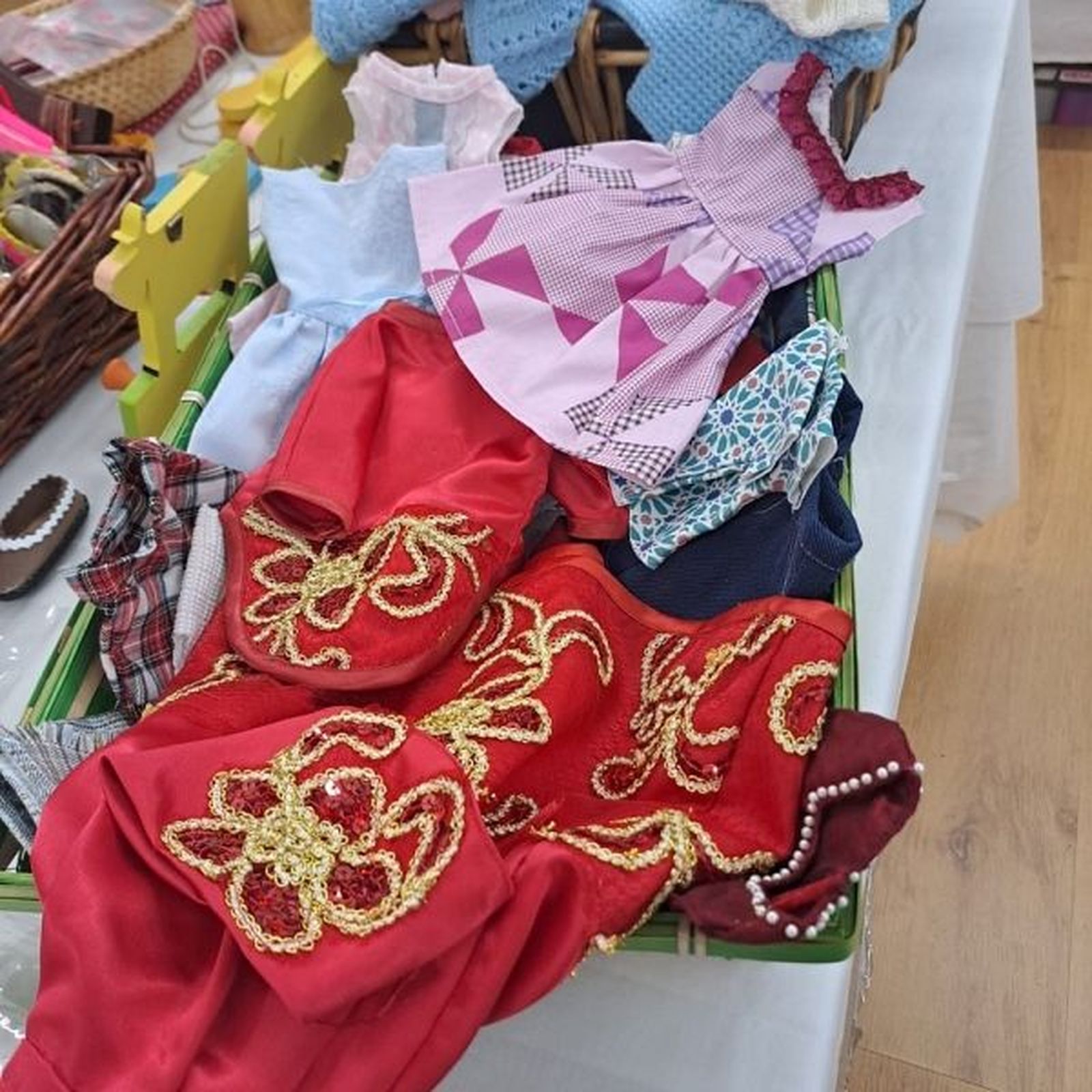 Manos Unidas prepara su rastrillo solidario para Semana Santa