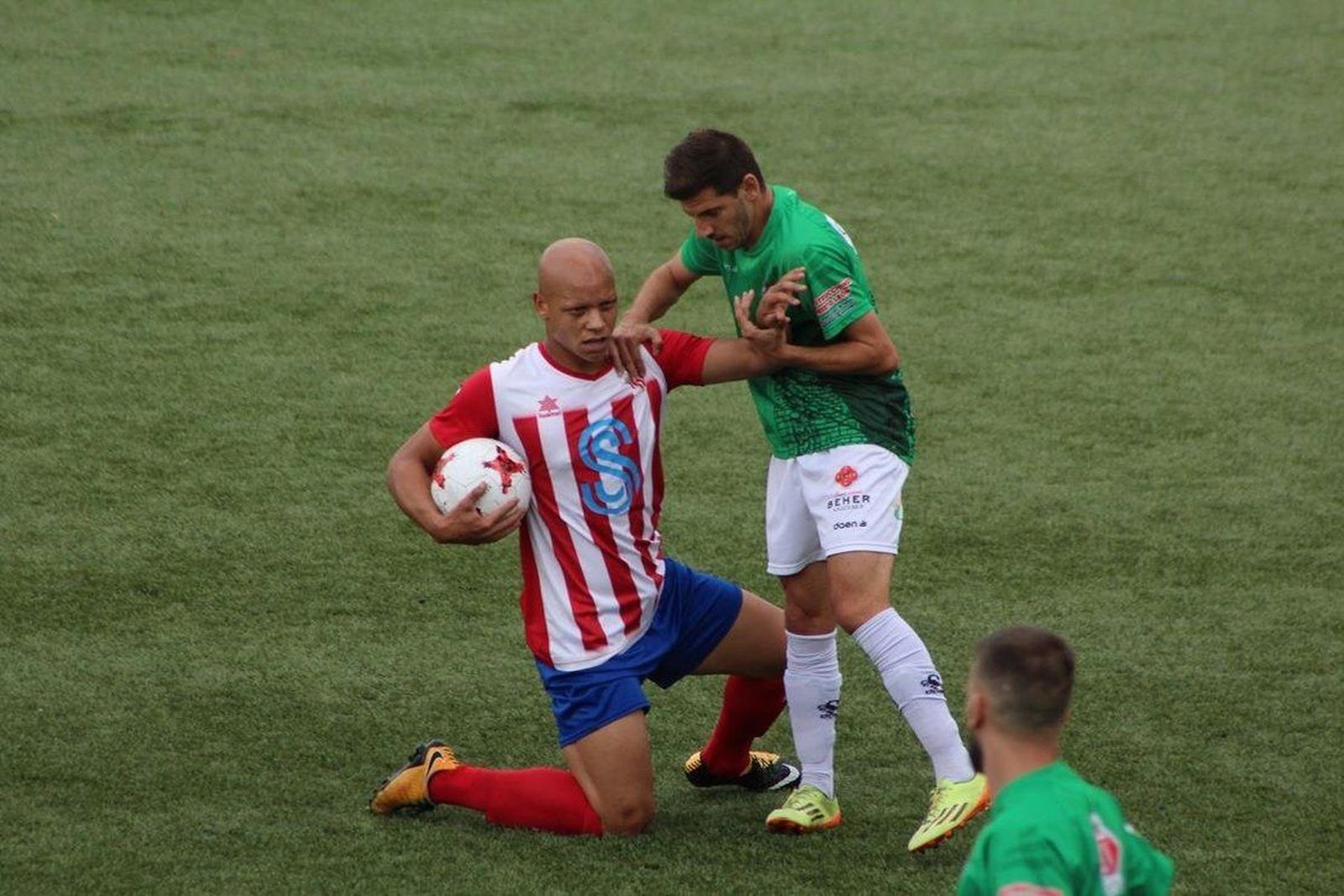 El Guijuelo derrota al Sanse y consigue su primera victoria (0-2)