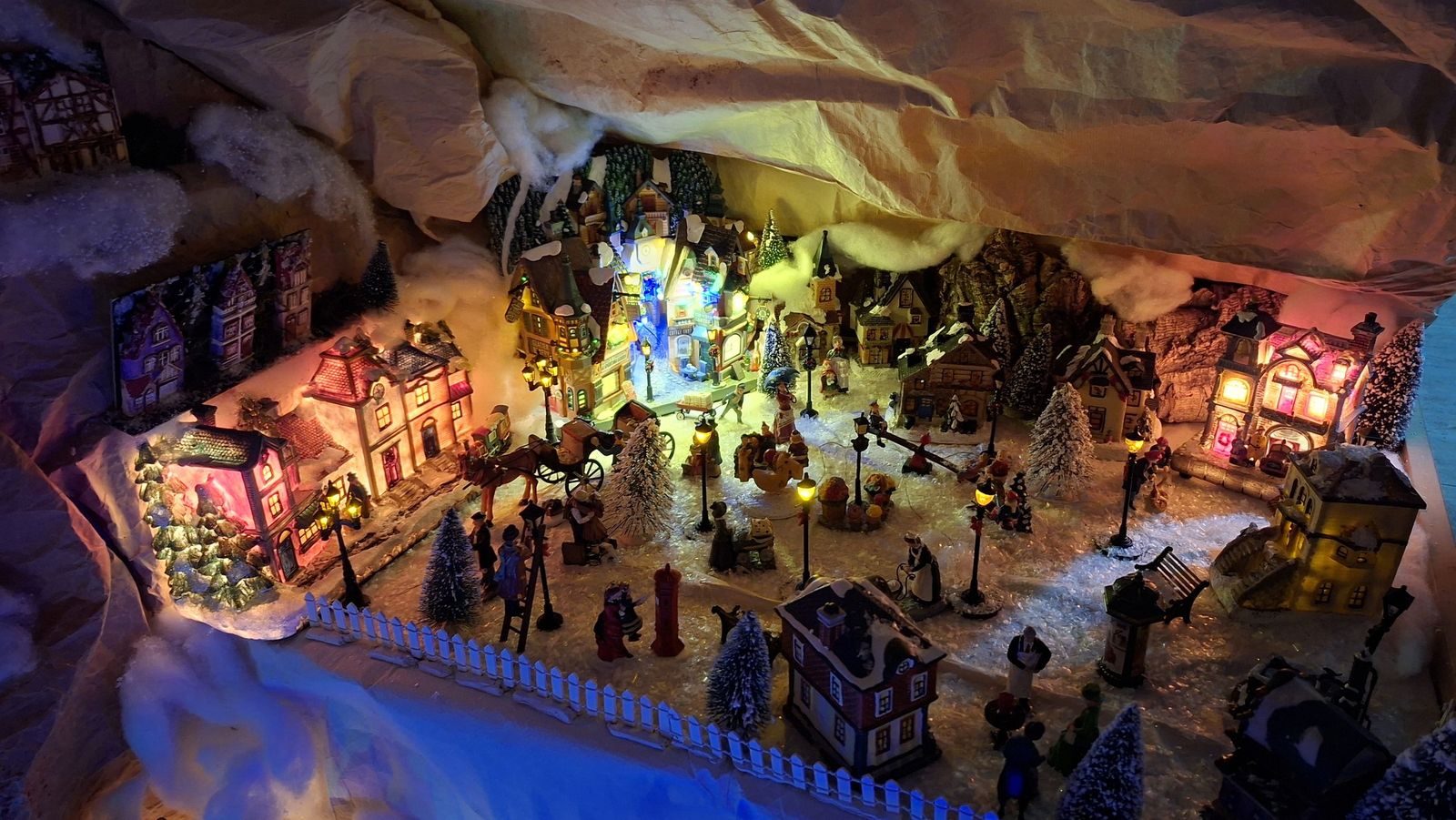 J.L.R.G. - Belén situado en una vivienda de Monterrubio (2).jpg