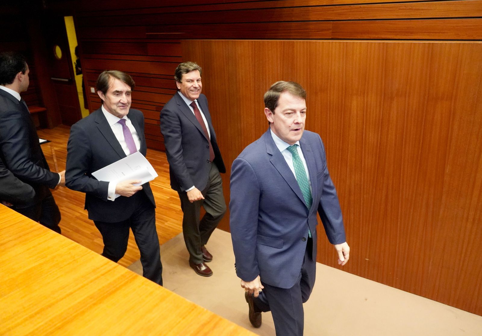 Leticia Pérez  ICAL . El presidente de la Junta, Alfonso Fernández Mañueco, en el Pleno de las Cortes. Archivo