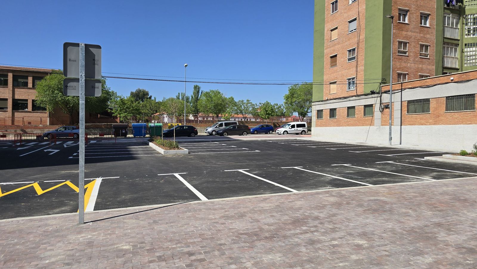 El alcalde de Salamanca, Carlos García Carbayo, visita las obras de urbanización de la plaza de Santa Cecilia del barrio de San José