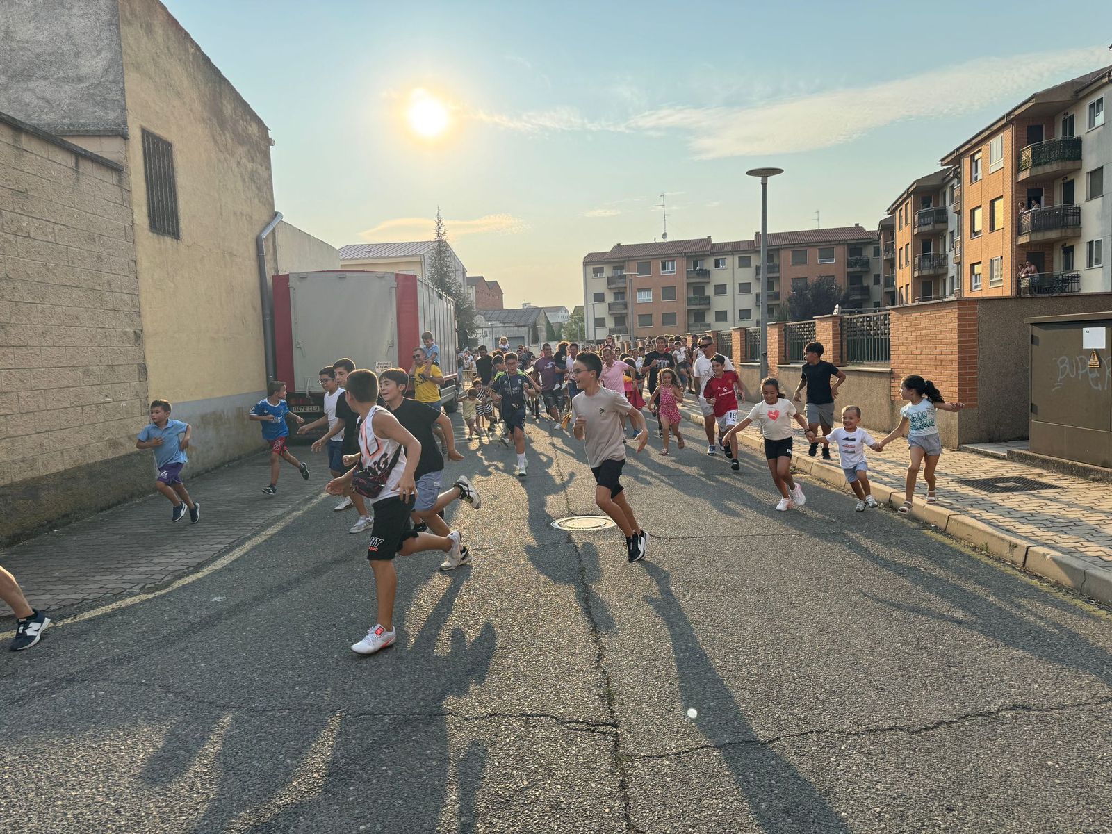 Encierro infantil de Mini Bueyes en Guijuelo durante sus fiestas 2025