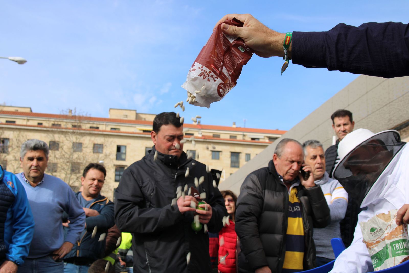 concentracion-profesionales-del-campo-en-el-carrefour-14
