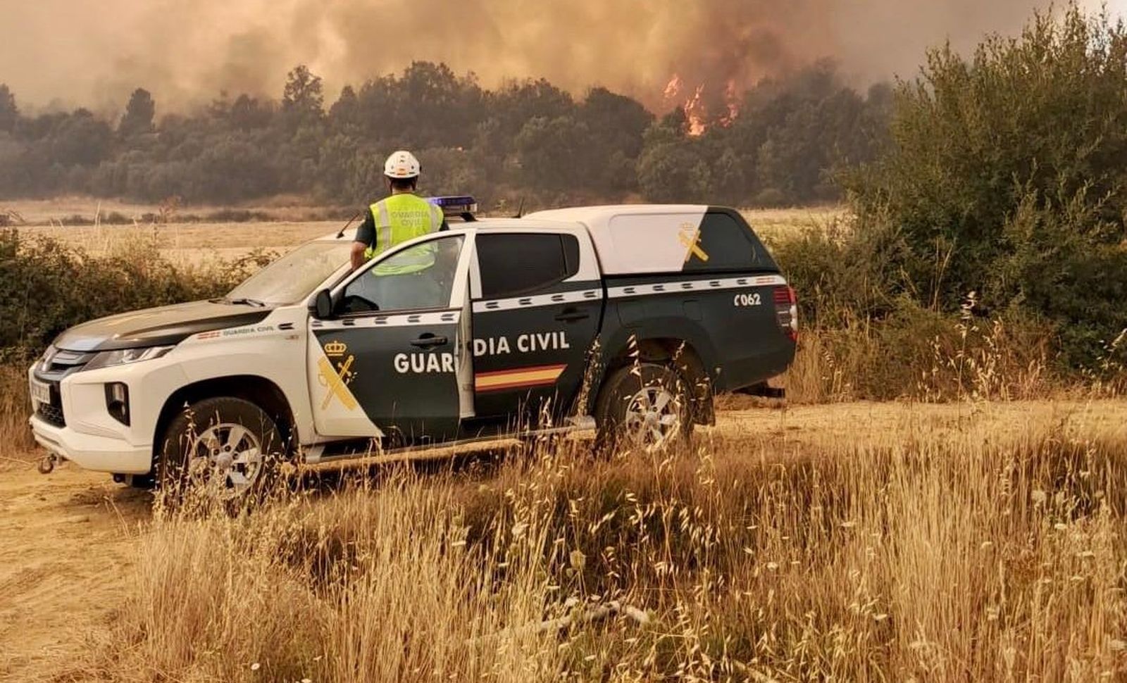 Imagen de la Guardia Civil en el incendio de Puercas