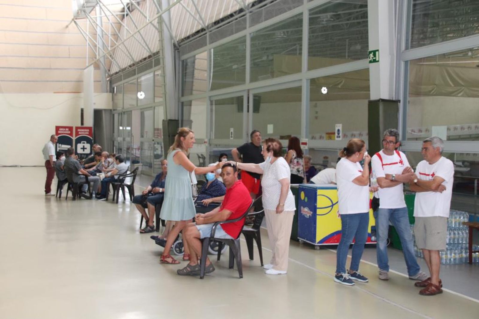 vecinos-de-monsagro-evacuados-en-el-pabellon-de-ciudad-rodrigo-foto-s24h-8