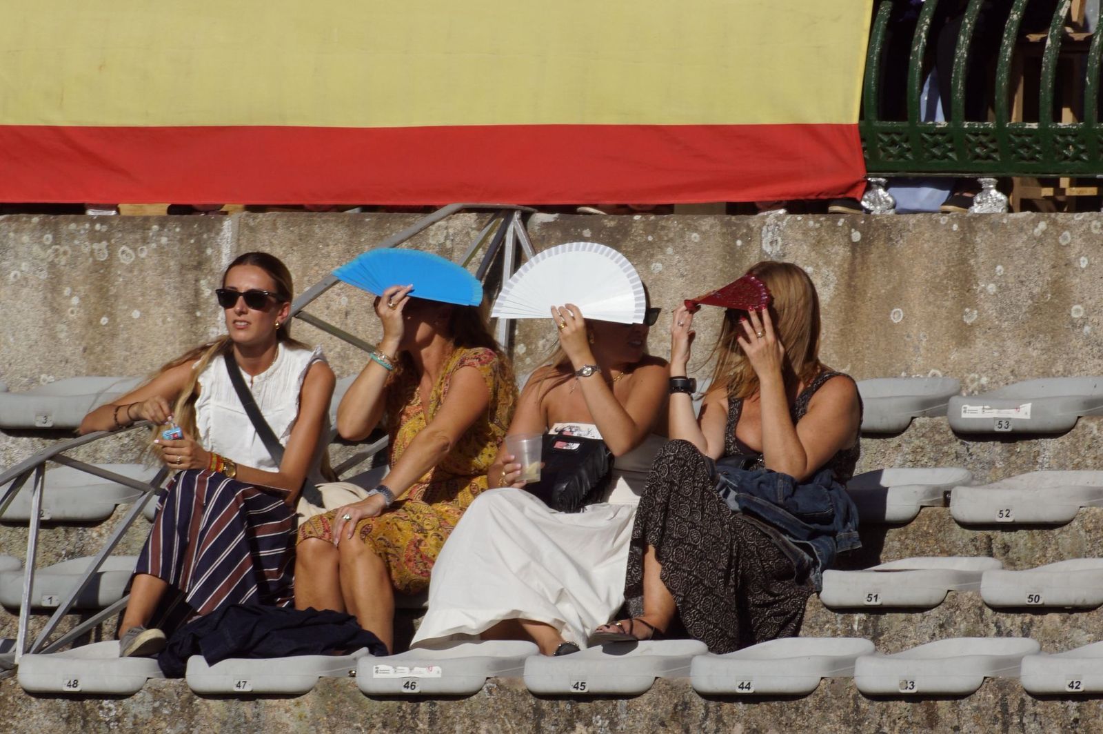 Así se ha vivido la primera corrida de la feria 2025 en La Glorieta: imágenes del ambiente en los tendidos y en el patio de cuadrillas