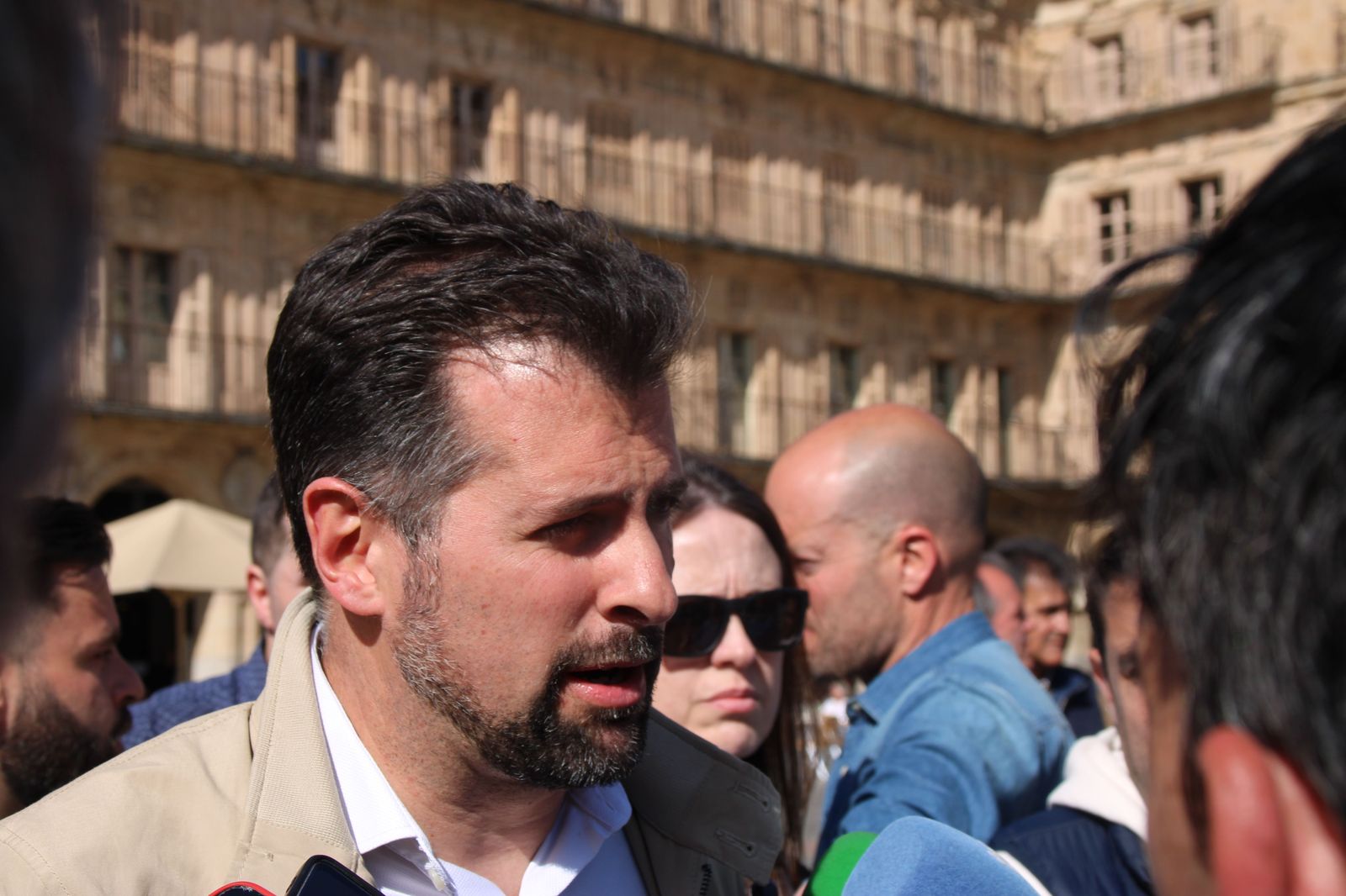 luis-tudanca-david-serrada-y-jose-luis-mateos-mantienen-un-encuentro-con-1