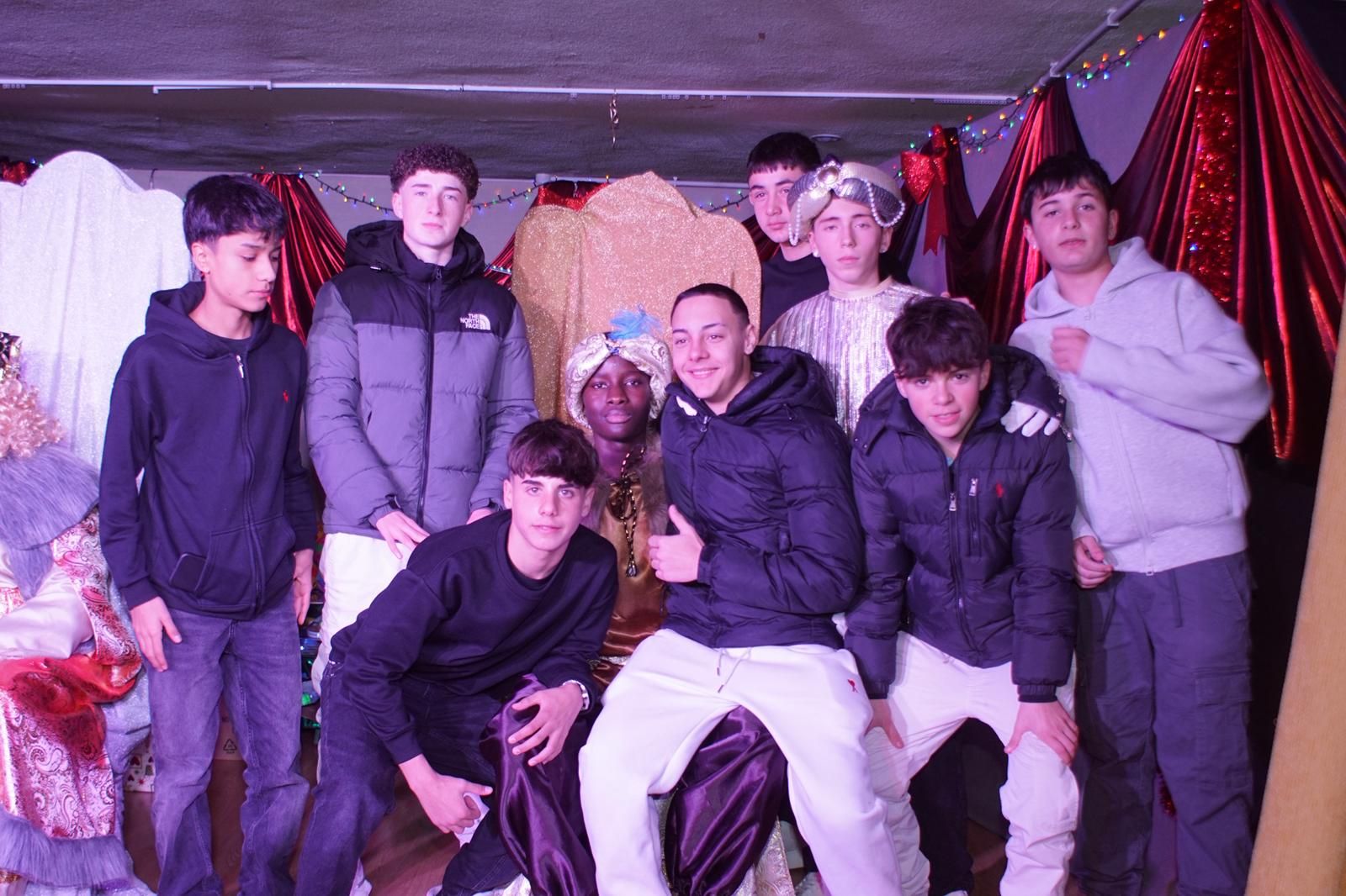 Los Reyes Magos reciben las cartas de los niños de El Encinar