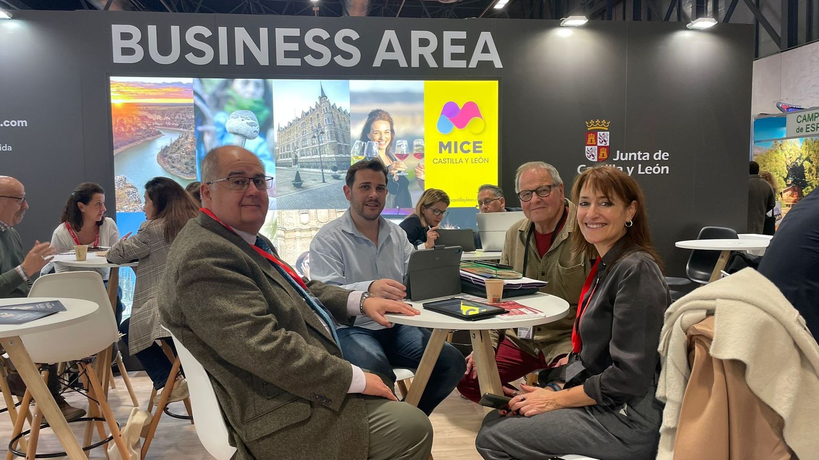 Víctor López de la Parte ha mantenido encuentros con profesionales del sector en el marco de la Feria Internacional de Turismo que se celebra hasta el próximo domingo