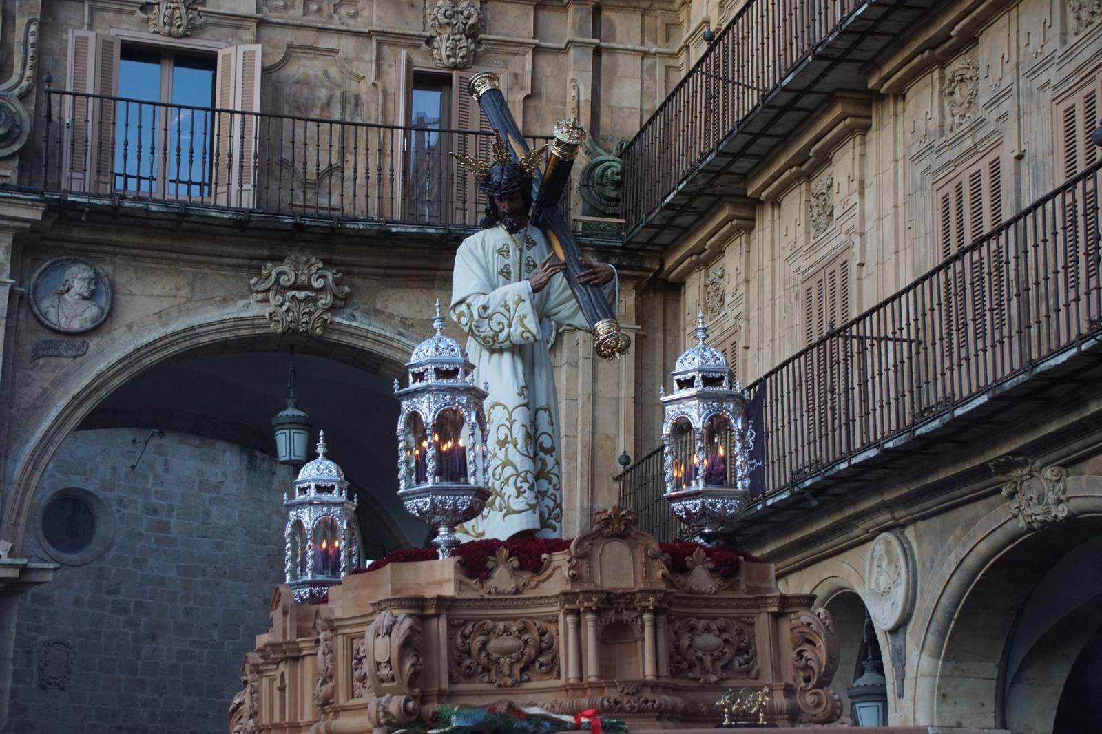 Las imágenes de la emotiva procesión de la Dominicana sin el Cristo de la Buena Muerte (7).jpeg