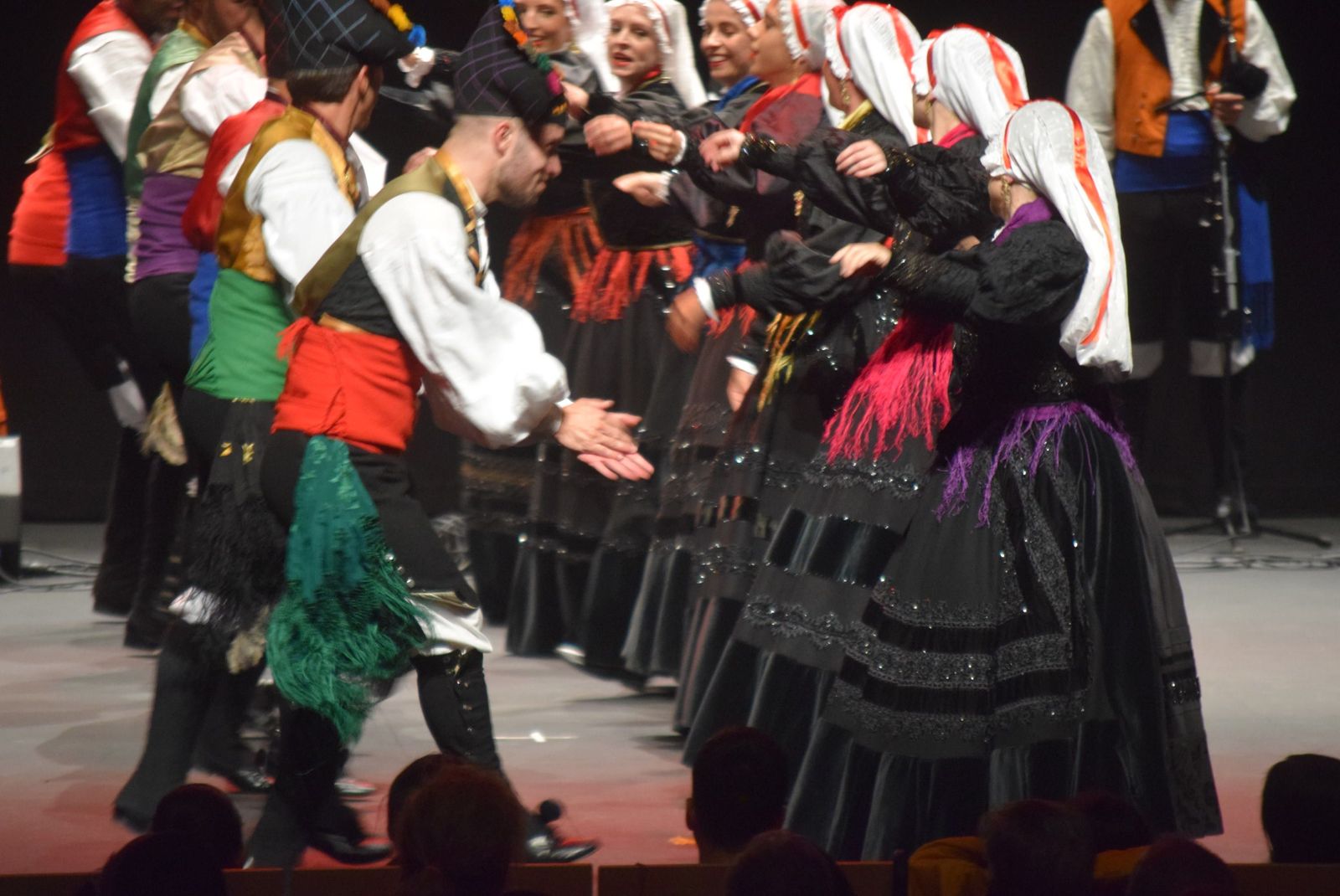 gala-de-clausura-del-festival-internacional-de-folklore-de-zamora-52