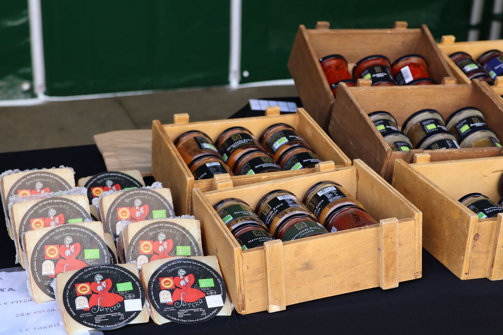 mercado-ecologico-en-la-plaza-de-la-constitucion-4