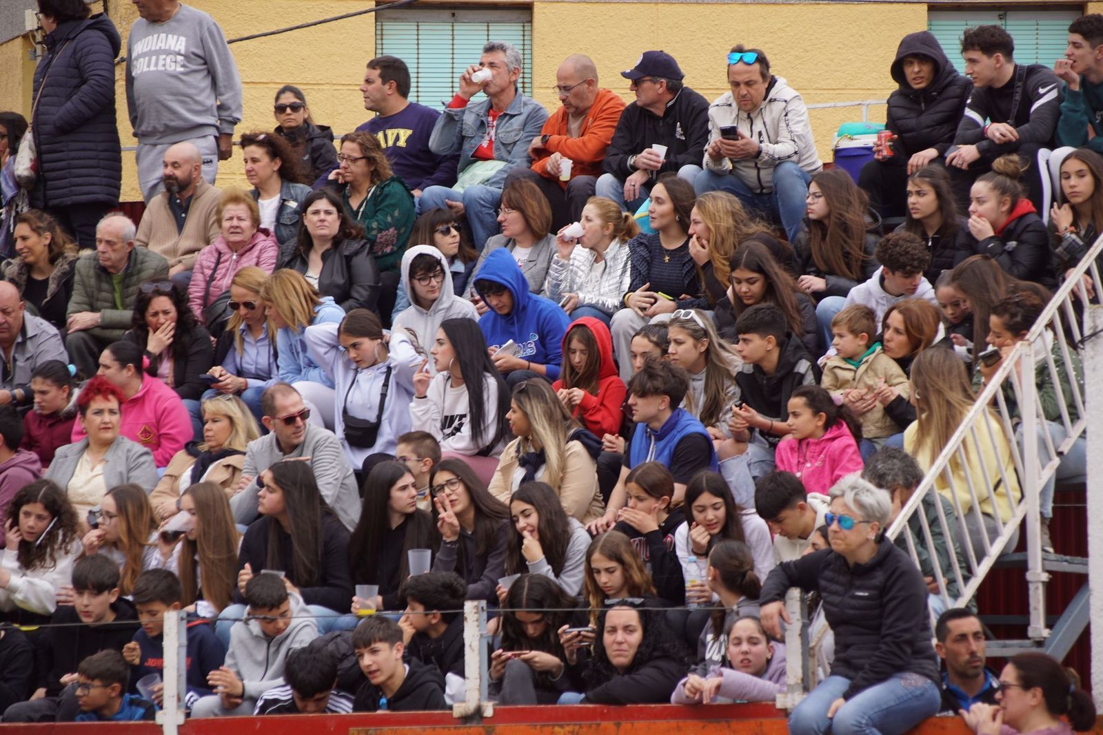 ambiente-y-participacion-durante-el-toro-del-voto-en-villoria-suelta-de-dos-toros-del-cajon-foto-juanes-7