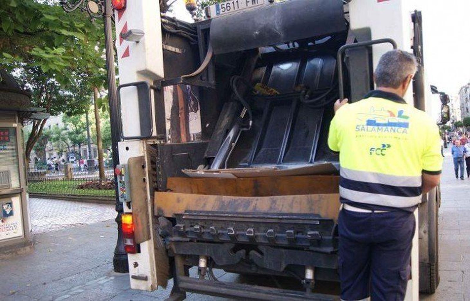 El servicio de recogida de basuras no funcionará este viernes en la celebración de su patrón