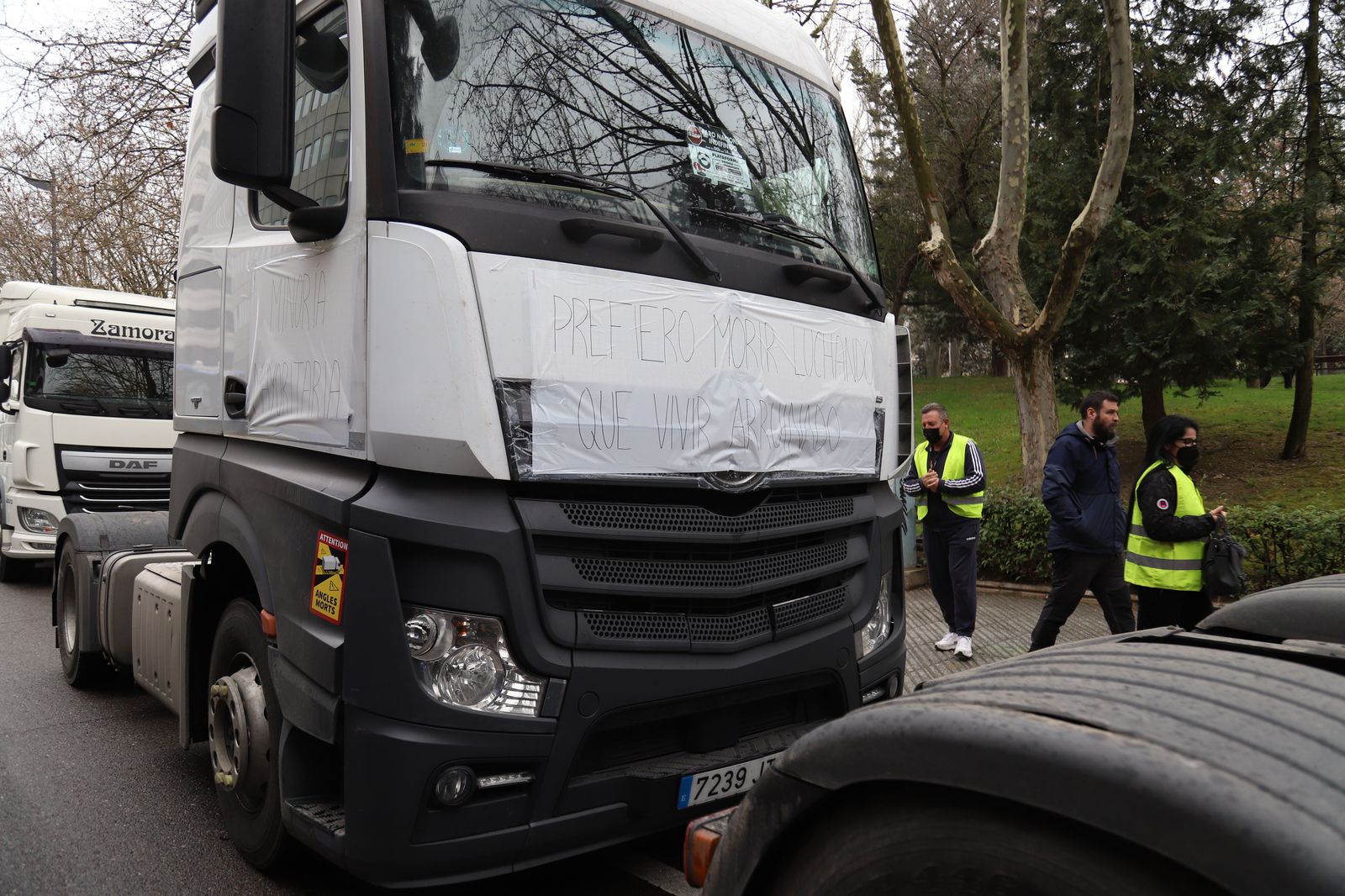 nueva-jornada-de-protesta-del-sector-del-transporte-en-zamora-foto-maria-lorenzo-14