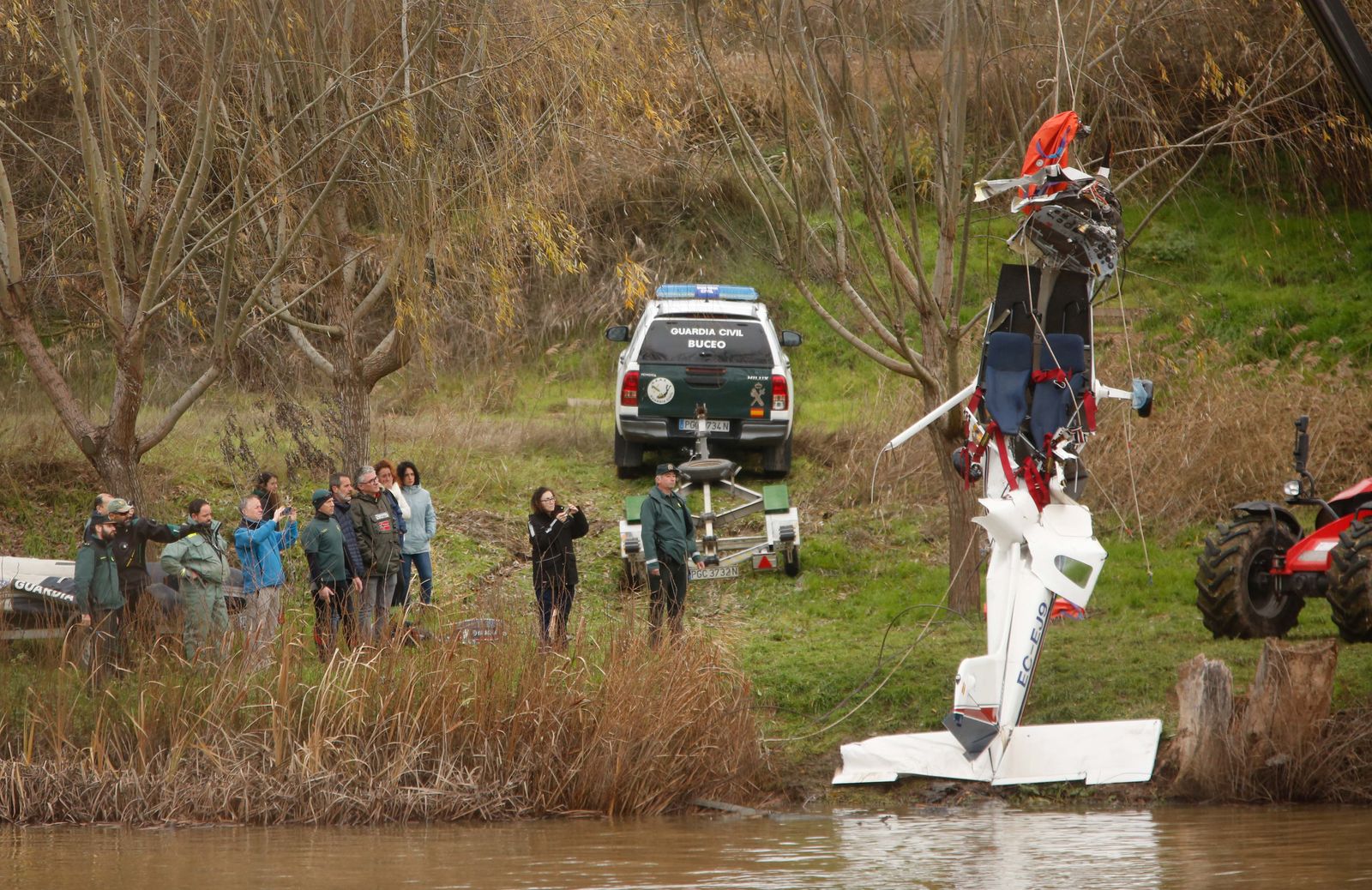 Retiran del Duero el ultraligero. ICAL. Archivo