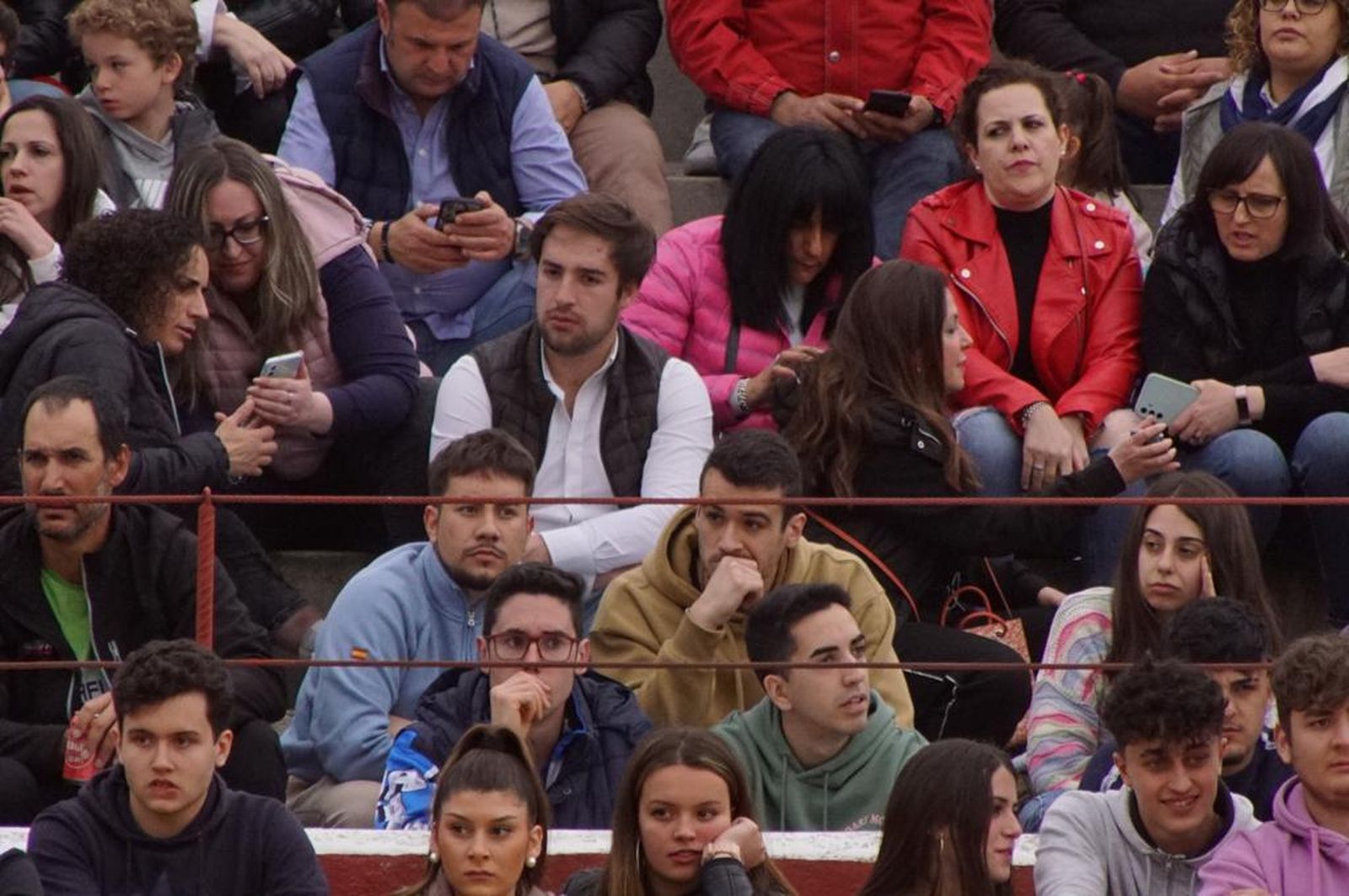 ambiente-y-participacion-durante-el-toro-del-voto-en-villoria-suelta-de-dos-toros-del-cajon-foto-juanes-78