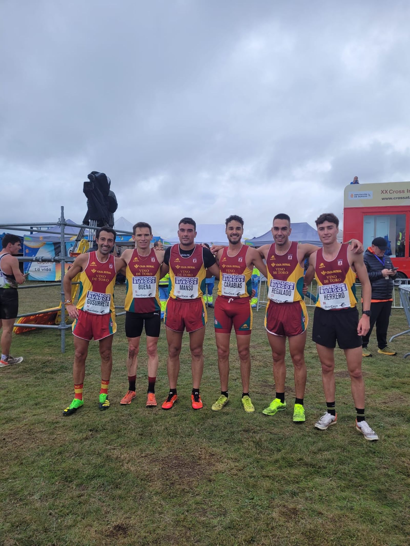 Equipo senior del vino toro caja rural en atapuerca 24