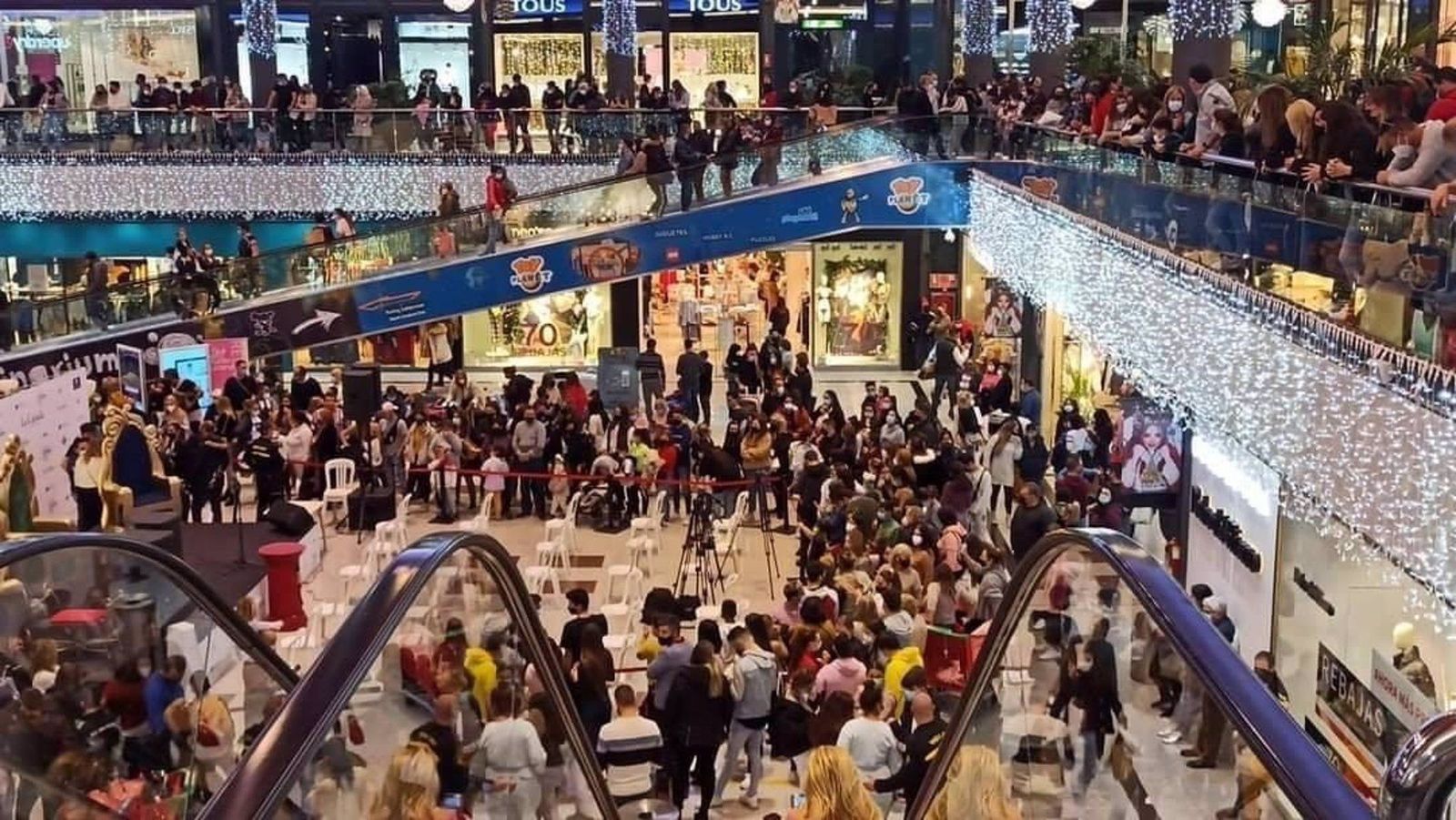 Evento de Marbella desalojado por la Policía. | FOTO: EUROPA PRESS