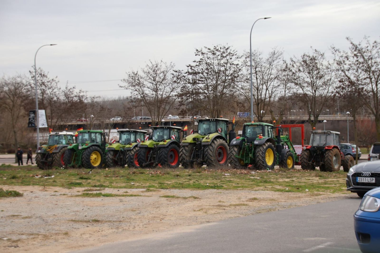 tractorada-en-la-rotonda-de-la-fonatana-salamanca-este-miercoles
