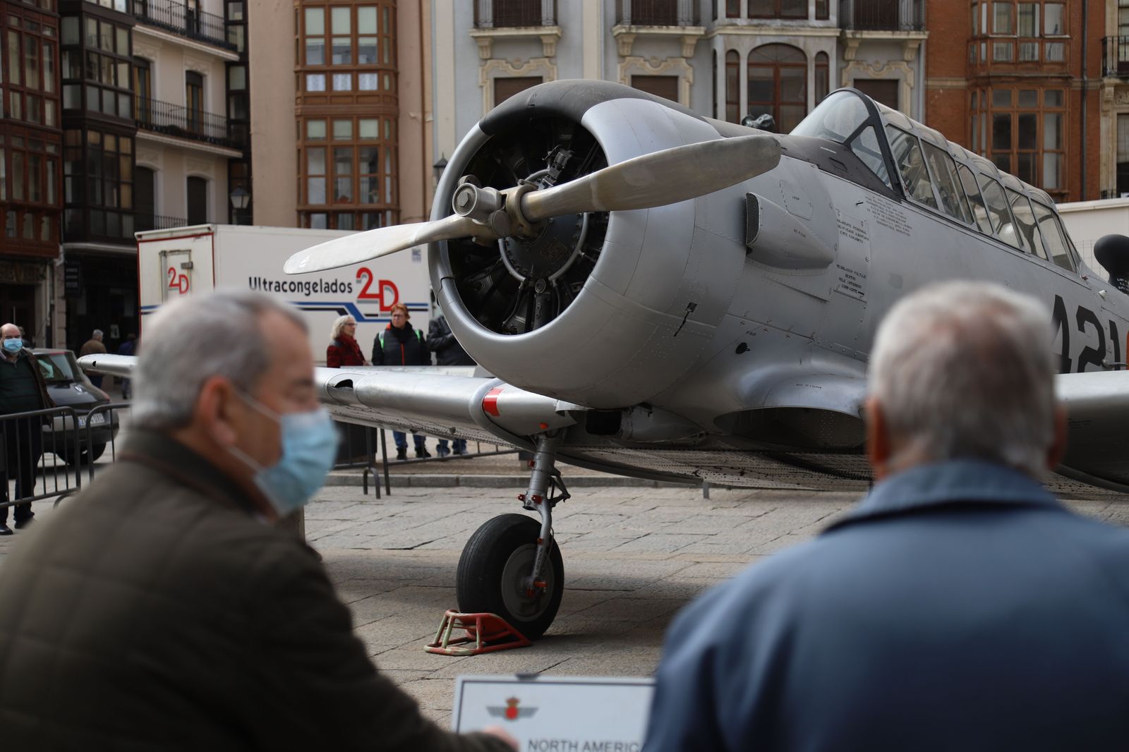exposicion-del-ejercito-del-aire-en-la-plaza-mayor-de-zamora-foto-maria-lorenzo-15