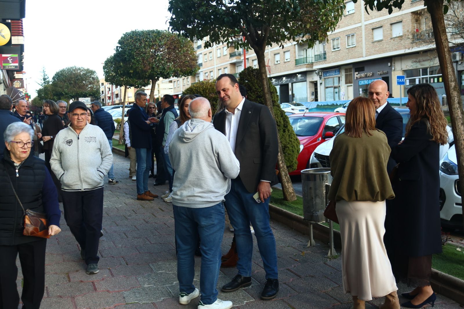 Alfonso Fernández Mañueco visita Santa Marta