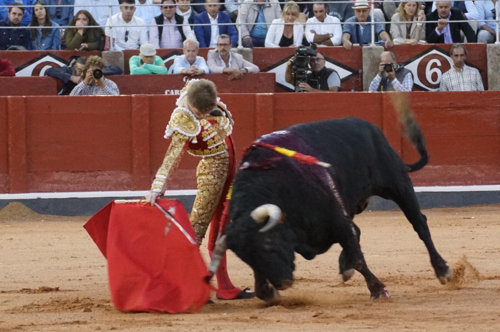 La corrida concurso para despedir la feria con Morante, Talavante y Borja Jiménez: imágenes de los mejores momentos en La Glorieta