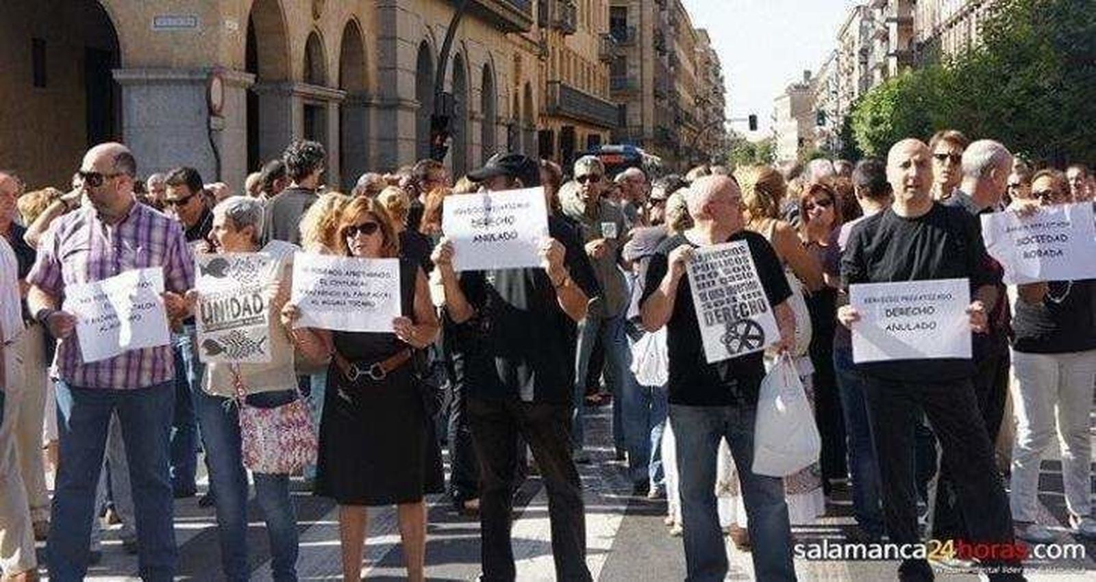 Los funcionarios recibirán en septiembre otro 25% de la paga extra de 2012