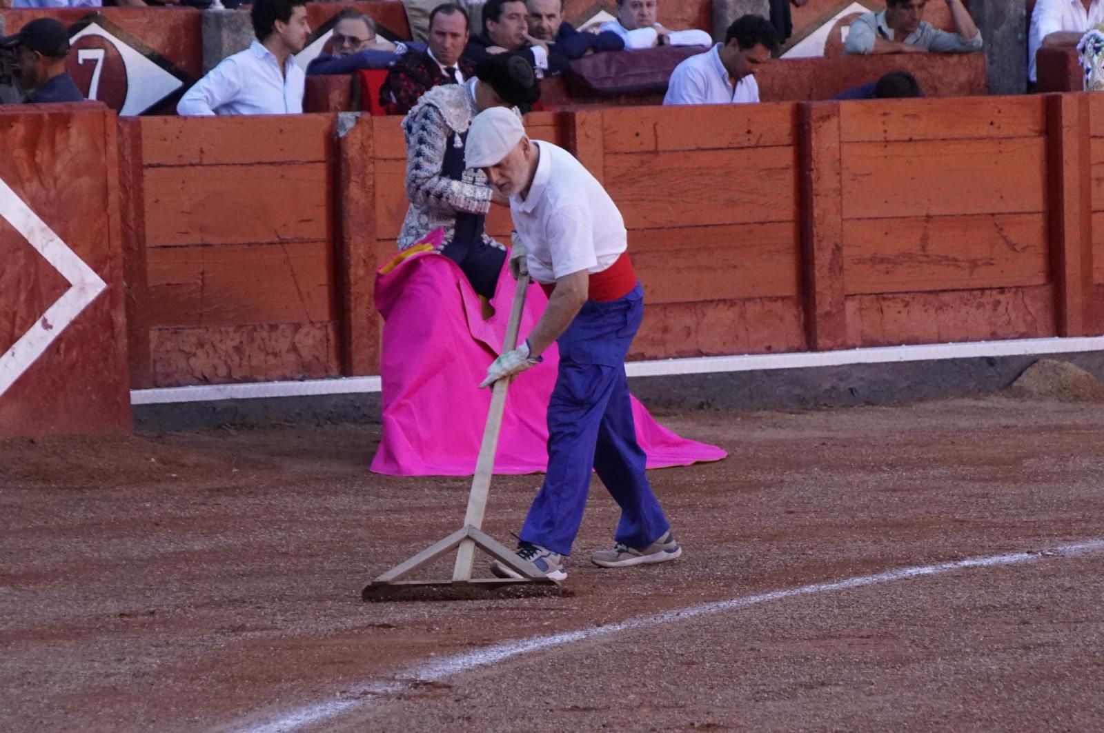 Así ha vivido la afición de La Glorieta el primer cartel de figuras de la feria: imágenes del ambiente en los tendidos y en el patio de cuadrillas
