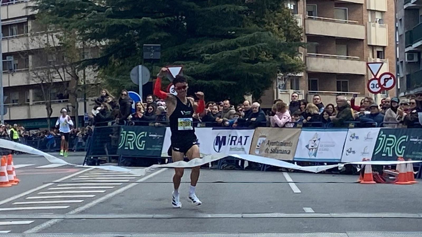 Pablo Sánchez y Gema Martín Borgas se coronan en la San Silvestre Salmantina 2025