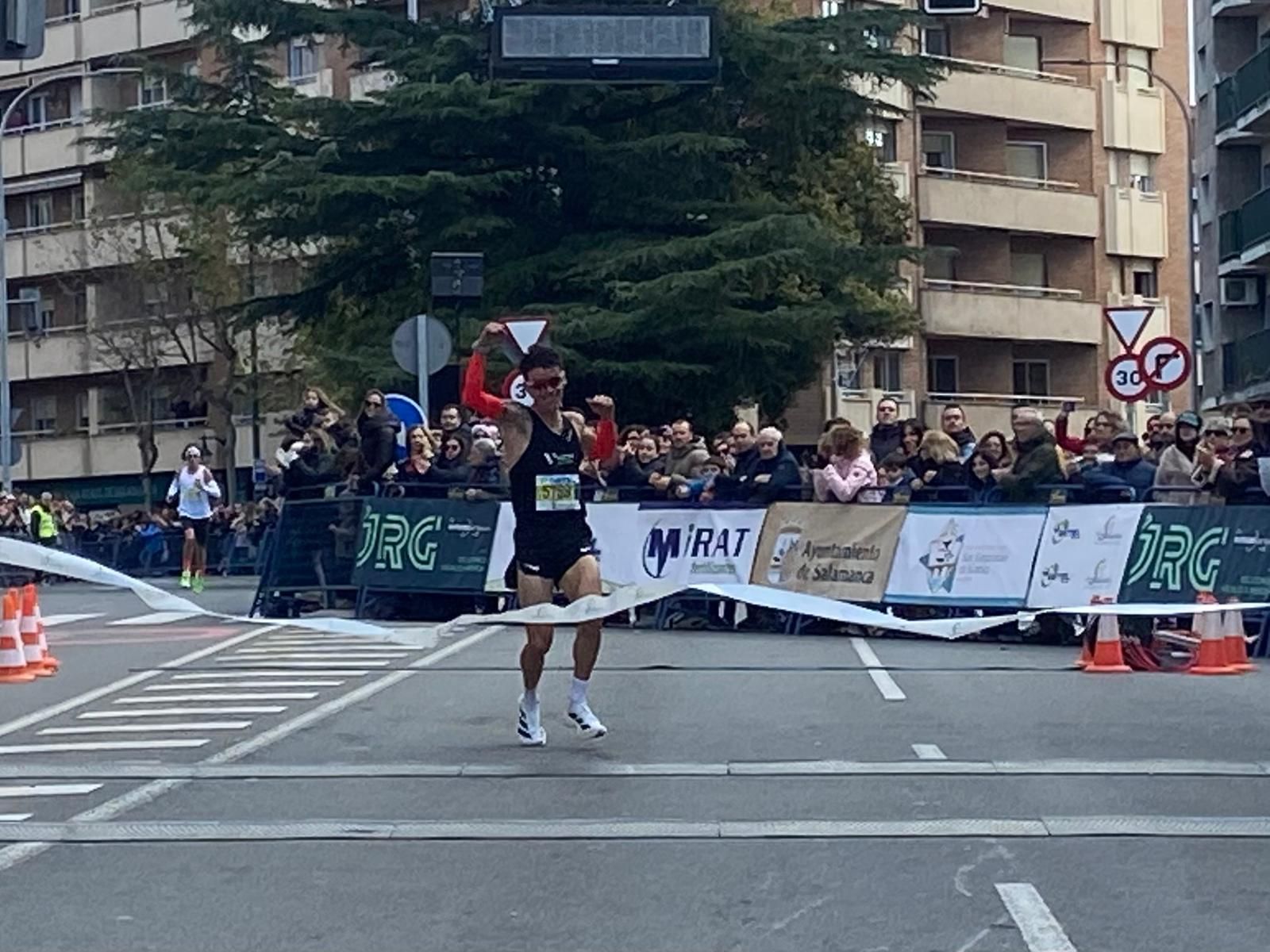 Pablo Sánchez y Gema Martín Borgas se coronan en la San Silvestre Salmantina 2025