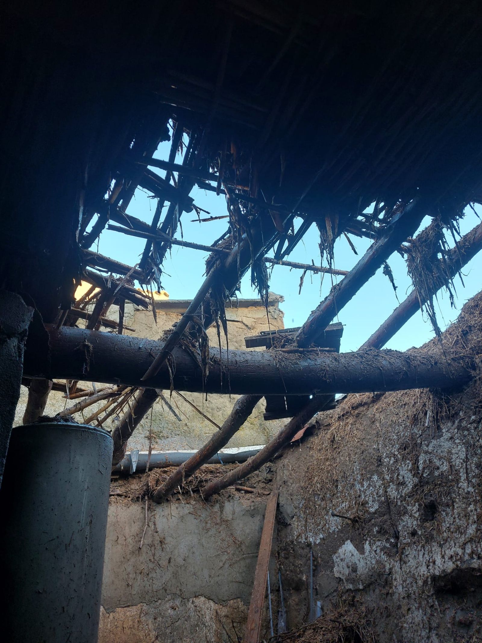 La rápida actuación de los bomberos evita una noche de incendio en la provincia de Zamora