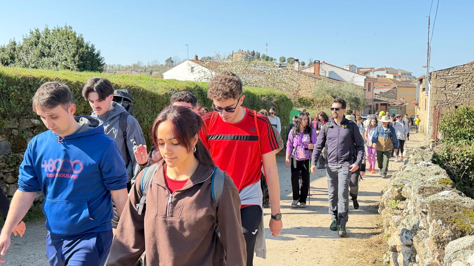 Marcha senderiesta mieza