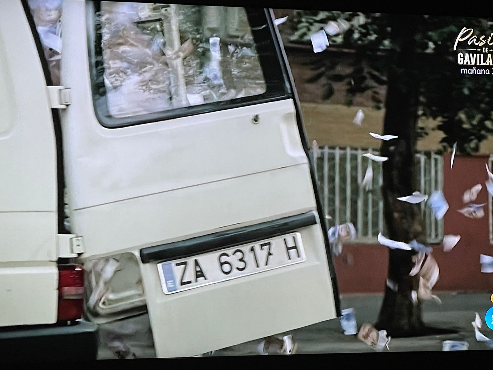 El momento en el que se ve la matrícula de la furgoneta